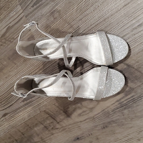 Dream Pairs Stiletto Heel Pump Size 7.5 - Picture 4 of 7